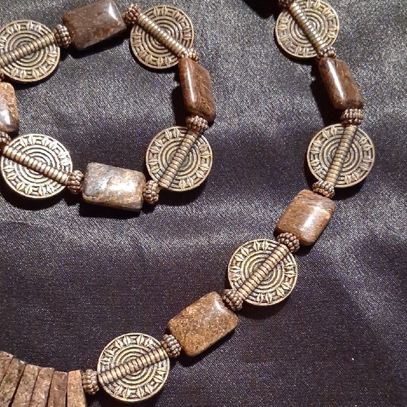 Coldwater Creek Brown Genuine Jasper and Gold Tone Aztec Statement Necklace. - Picture 12 of 16